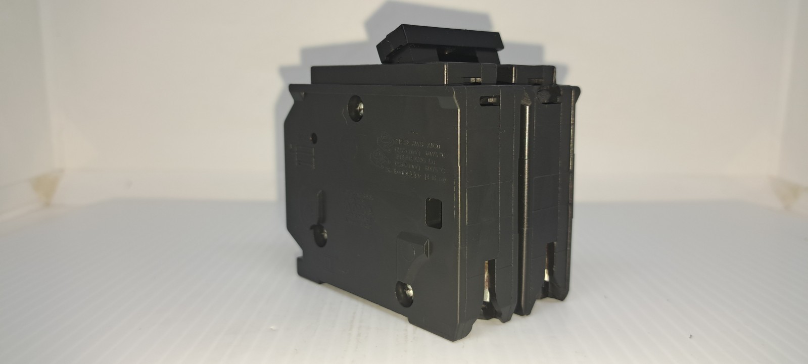 SQUARE D HOM230 30 AMP 2 POLE 120/240V CIRCUIT BREAKER TYPE HOM FLAW