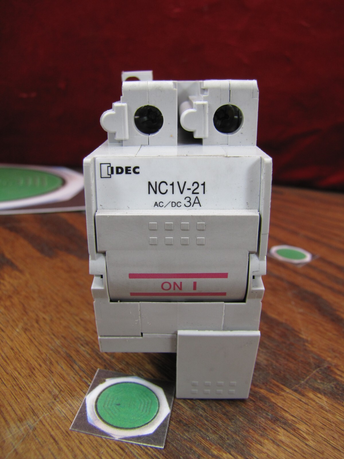 3a Idec Circuit Protector Breaker 2 pole 3 Amp 220vac 125vdc aux AC/DC NC1V-21