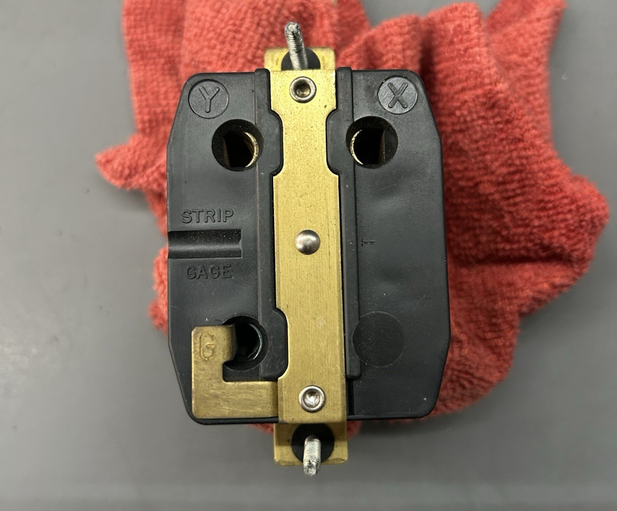 Pass & Seymour Legrand CS8169 50A 480V 3-Phase California Receptacle Surplus New