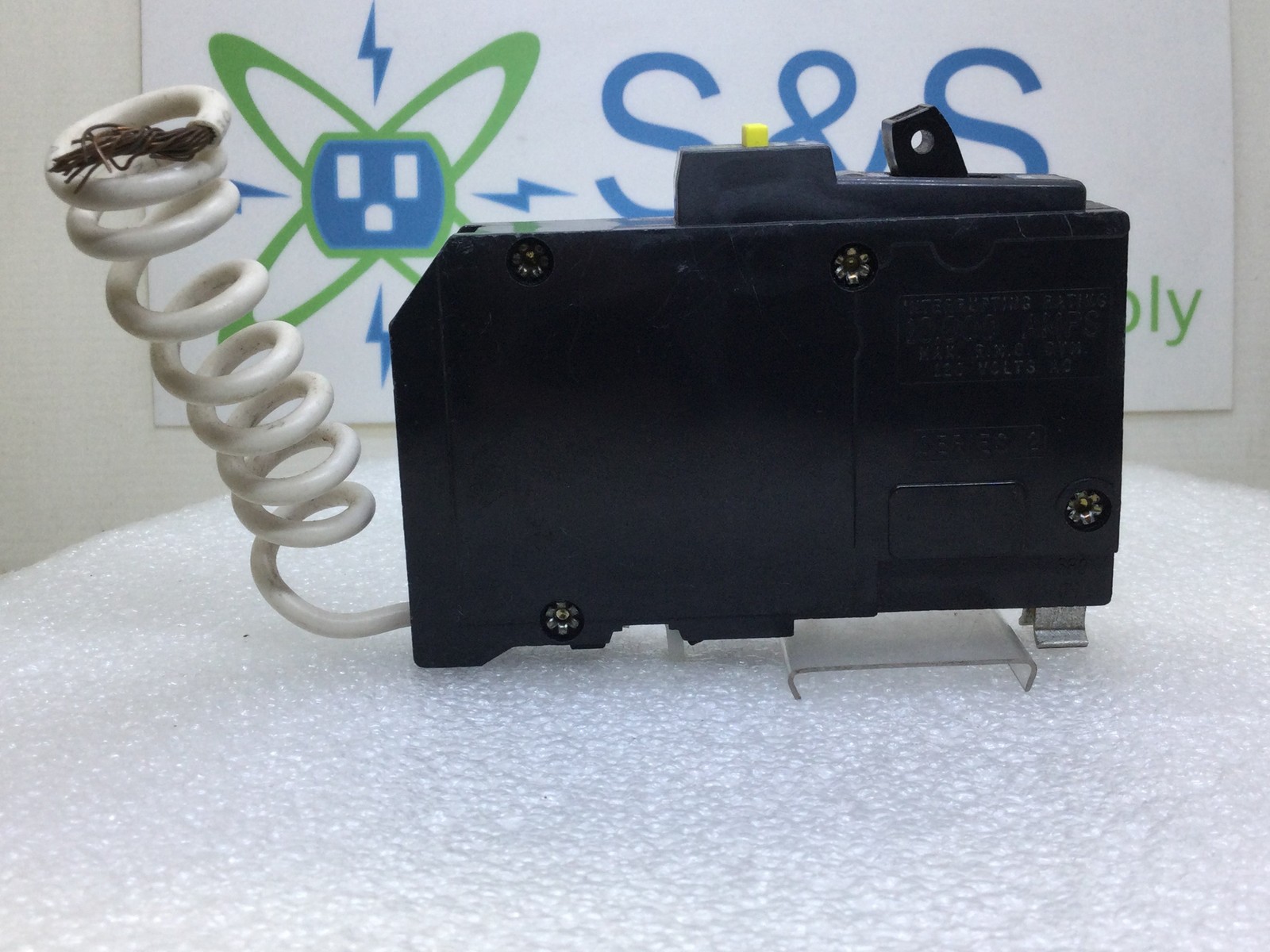 Square D QO120GFI 20 Amp 1 Pole 120V GFCI Circuit Breaker – Cosmetic Flaw