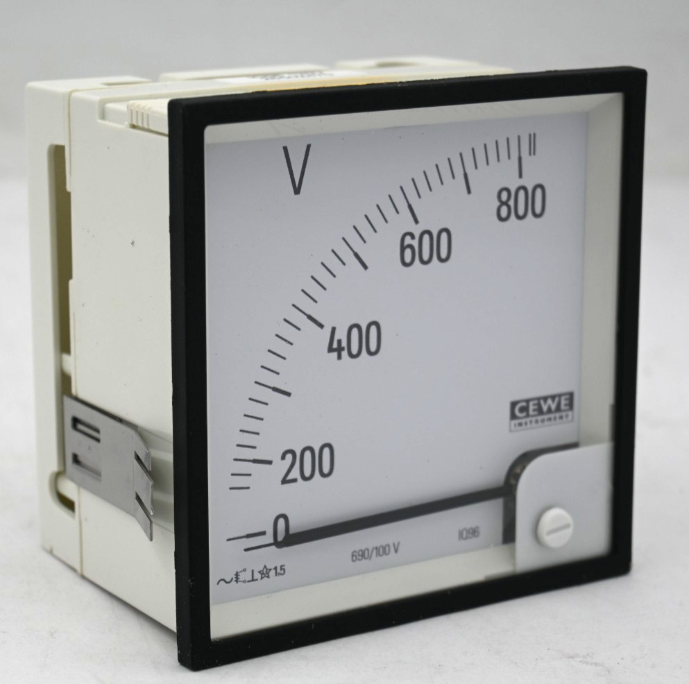 CEWE INSTRUMENT IQ96 120V ANALOG VOLTMETER 690/100 V 0-800V 26502470