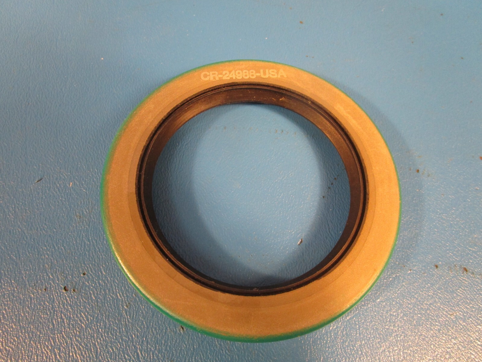 CR 24988, SKF Double Lip Oil Seal, 2.500 in Shaft Dia., 3.500 in OD