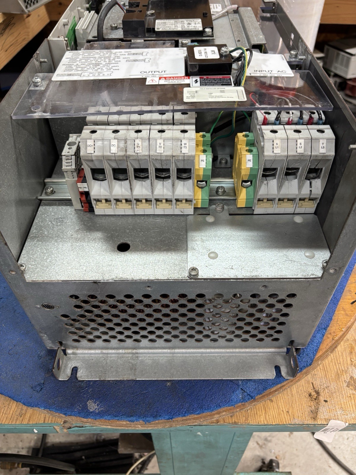 100HP 20BD125A0ANNAND0 ALLEN BRADLEY Powerflex 700 / Clean/ MFG 2010