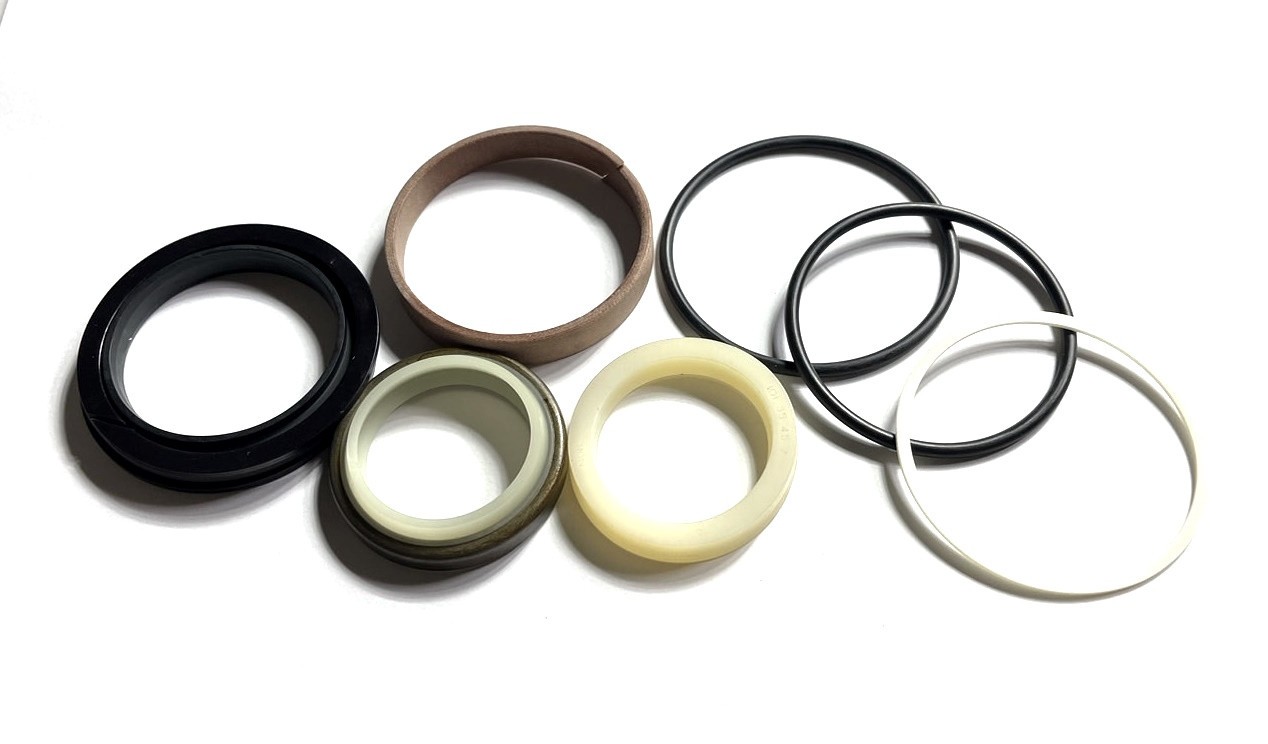 [Generic] Komatsu PC10-5 (7001～) Boom Cylinder Seal Kit. (with ring) –