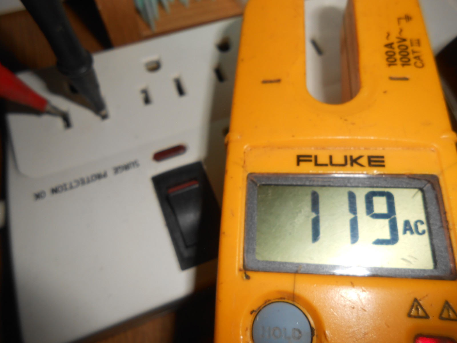 Fluke T5-600 Clamp Meter Continuity Current Electrical Tester CAT iii 600V