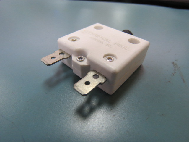 MECHANICAL PRODUCTS INC. 1680-227-300 Qty of 10 per Lot CIRCUIT BREAKER 30A UL