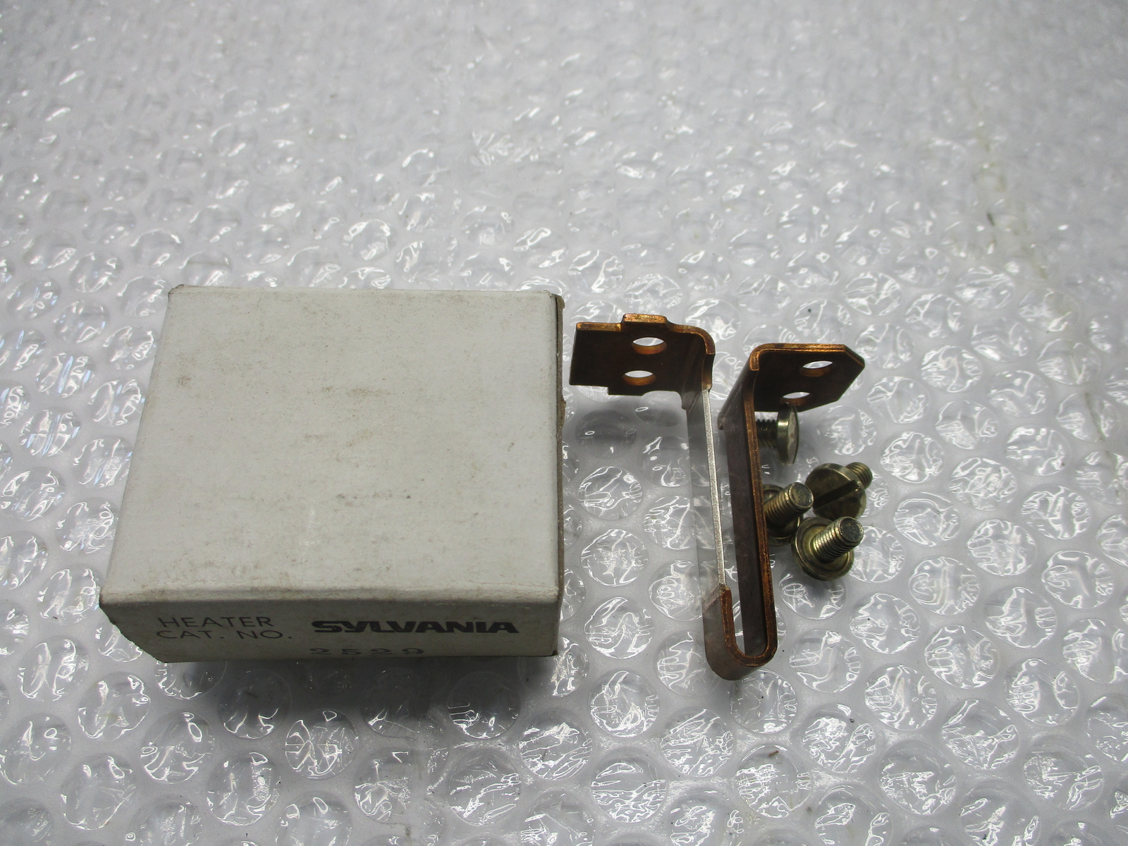 SYLVANIA 2529 HEATER LOT OF 3 NSMP