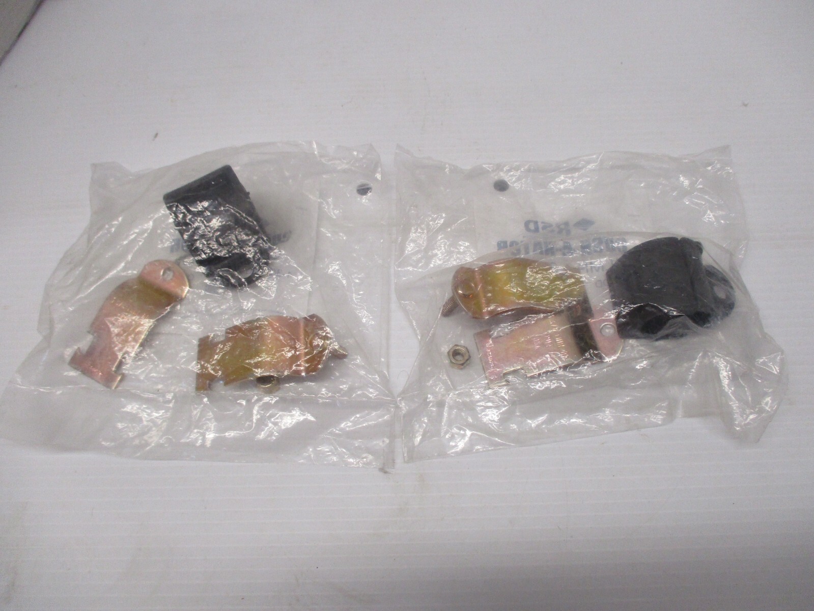 Lot of 25 CUSH-A-NATOR Cushioned Clamps 1 3/8″, 1 1/8″, 7/8″ and 3/8″