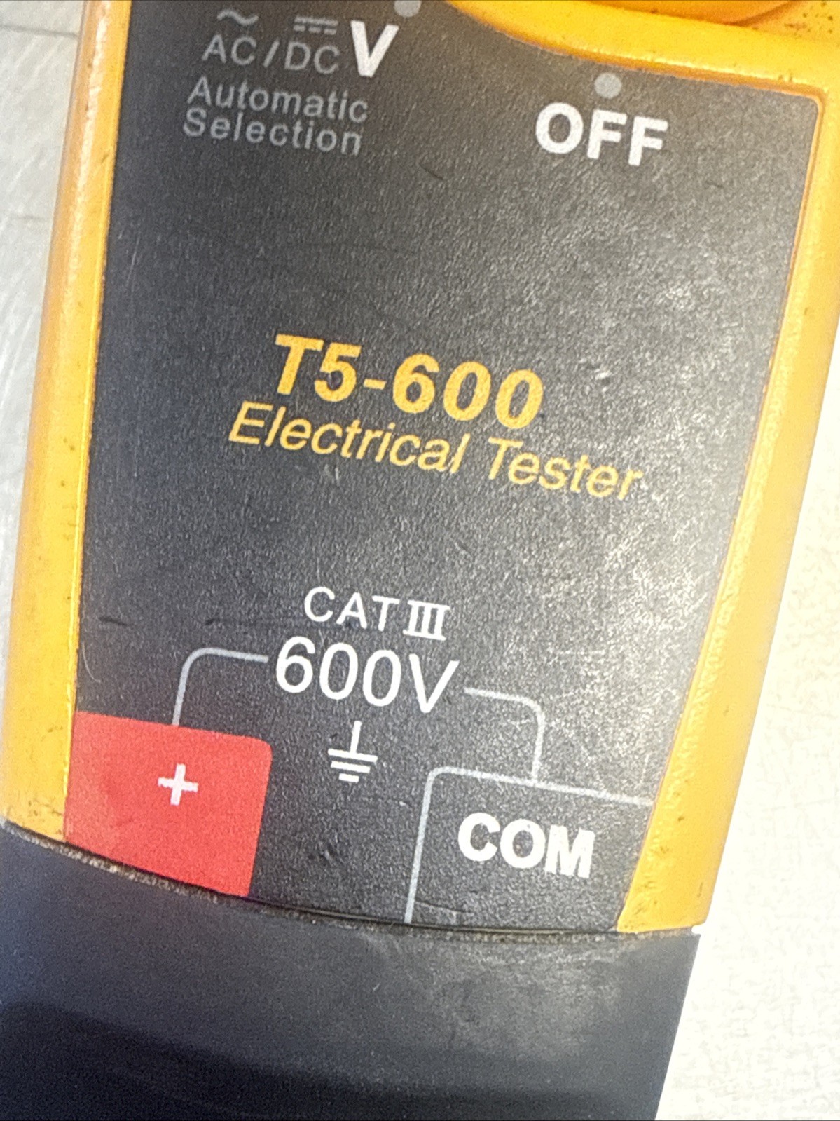 Fluke T5-600 Tester 1000V 600V Cat IV III AC DC Ohms 100A Leads Works automatic