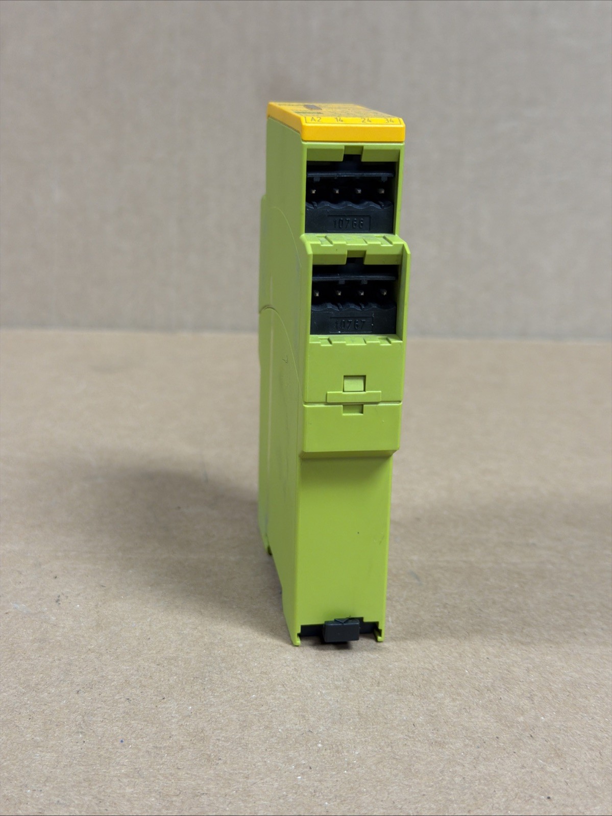 Pilz 777301 Safety Relay PNOZ X2.8P 24VACDC 3N/O 1N/C Mfg 2023 FAST SHIPPING