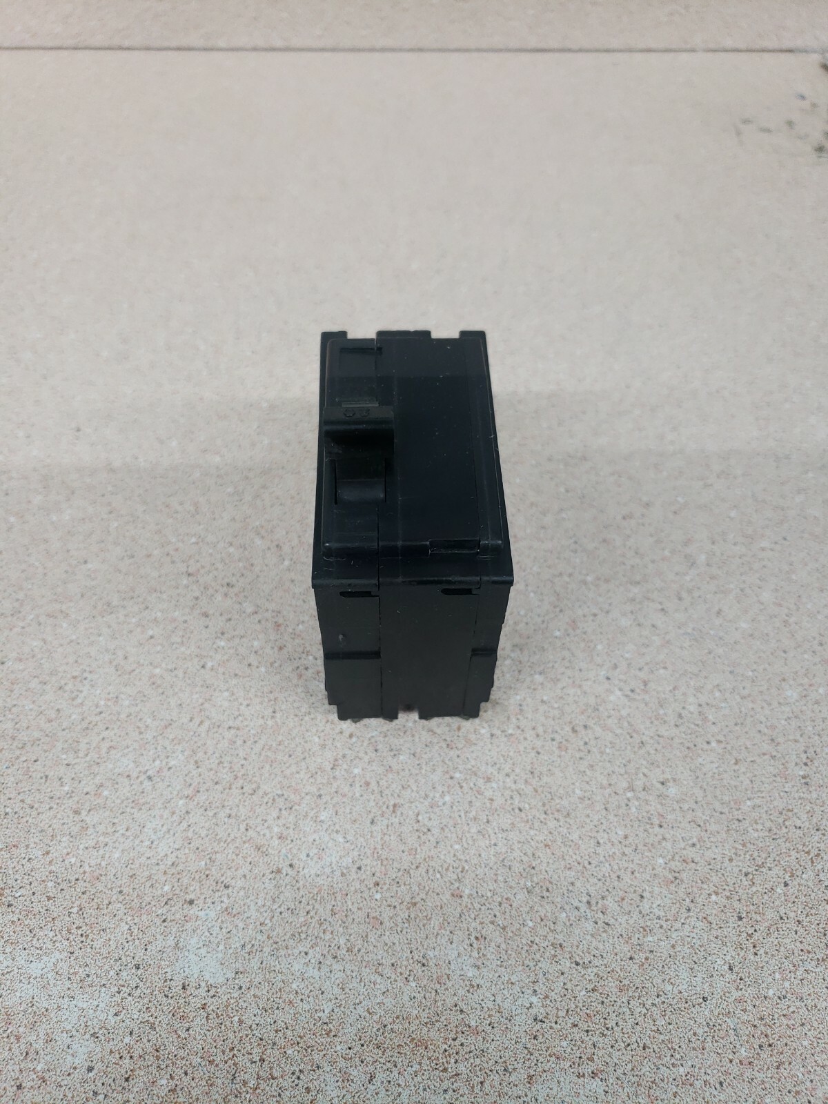 Square D QO220 2Pole 20Amp Plug-In Circuit Breaker AB