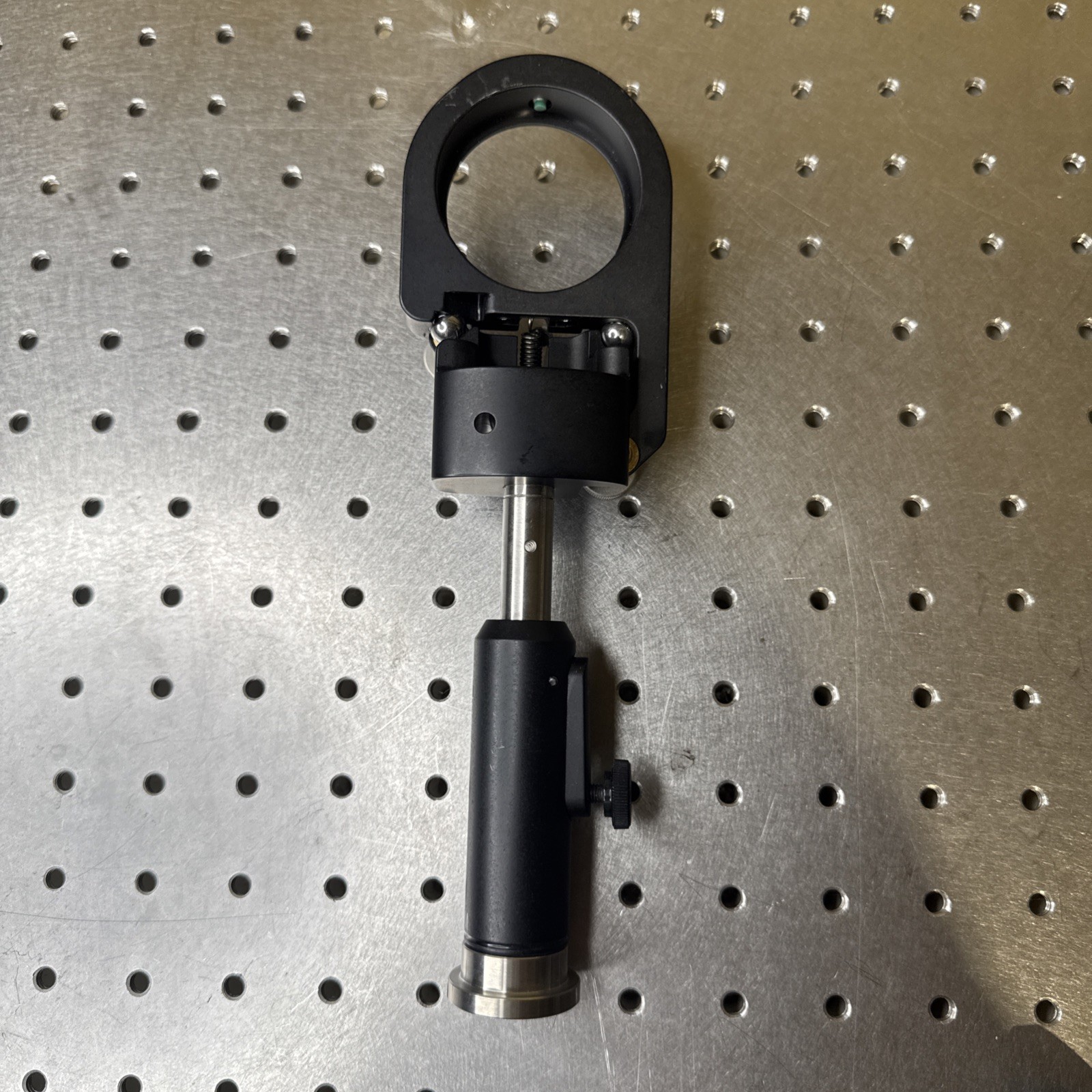 Newport 9892 Flipper Optic Mount, 2.0 in. Optic Diameter, 8-32