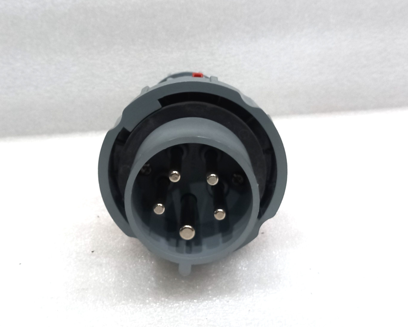 Mennekes 3853RS Power Plug 32A-6h 3P+N+E 200/346V~ 240/415V~