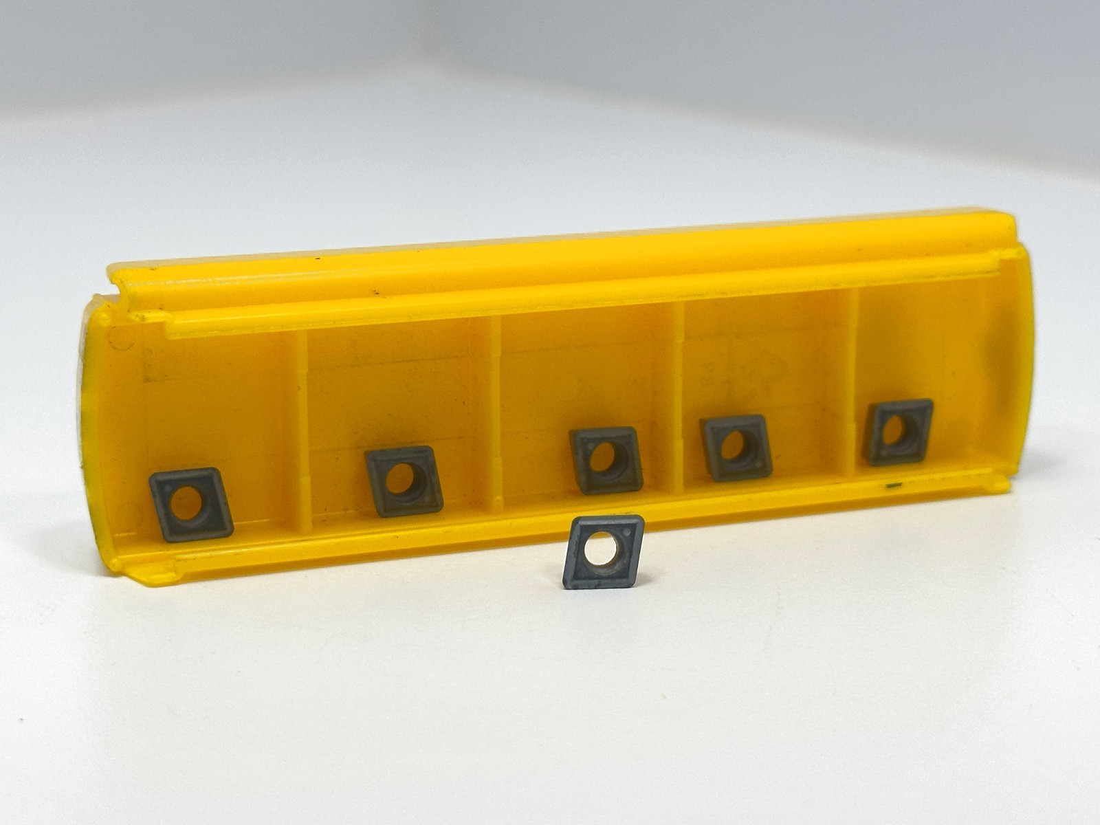Kennametal CPGM2152 CPGT060208K | New Carbide Inserts | Grade K68 | 6pcs