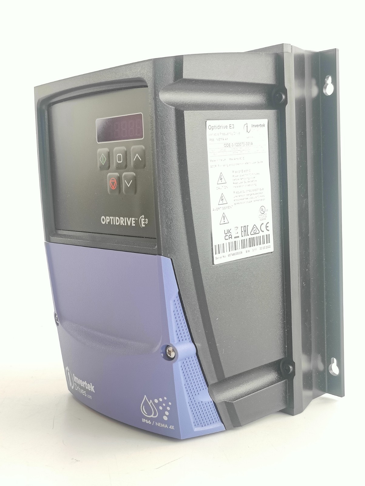 NEW Invertek ODE-3-120070-301A Variable Frequency Drive, 2HP, 200-240V, 3PH
