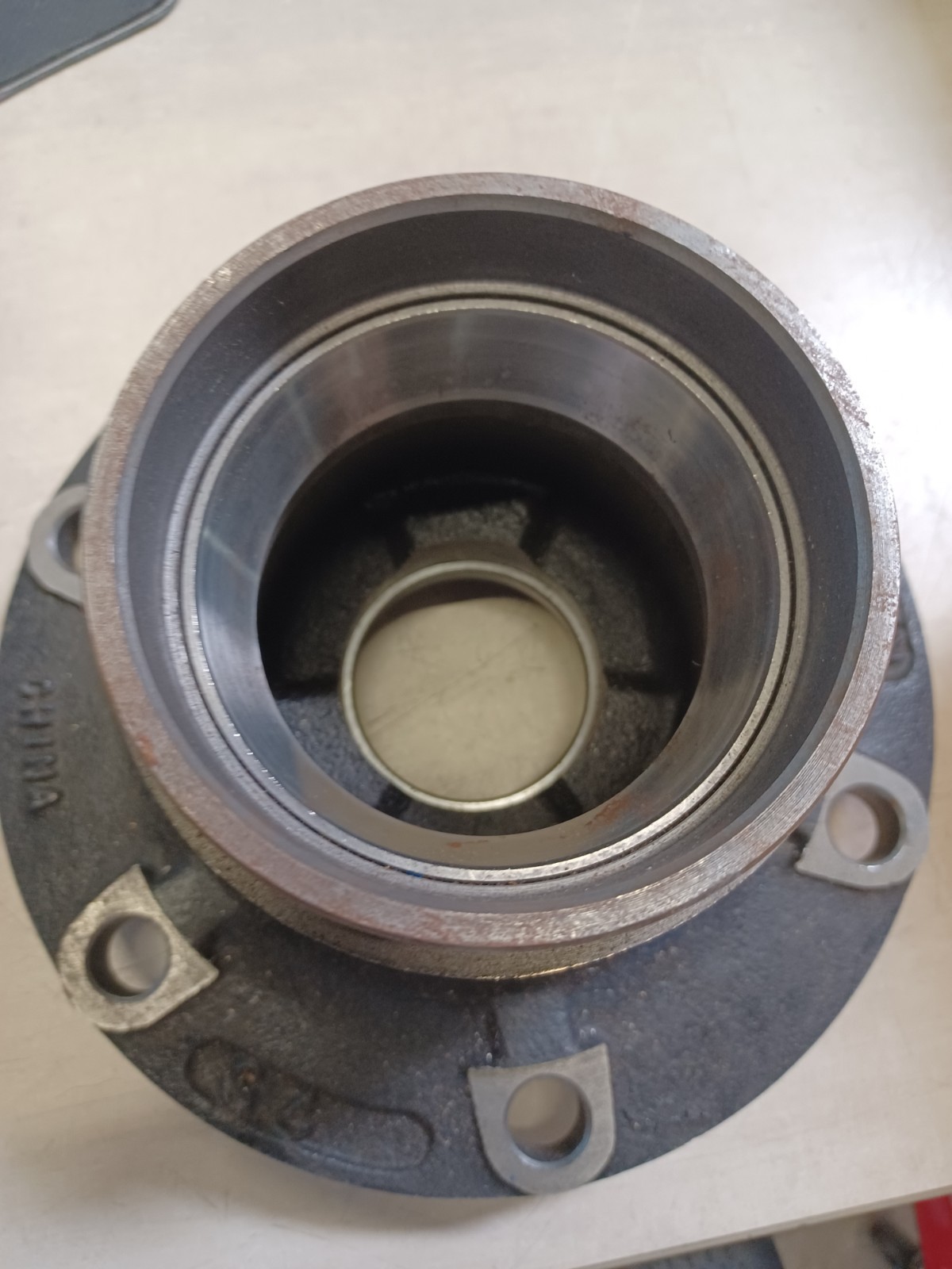 150.T1601 Watson & Chalin 8K Steerable Lift Axle Wheel Hub