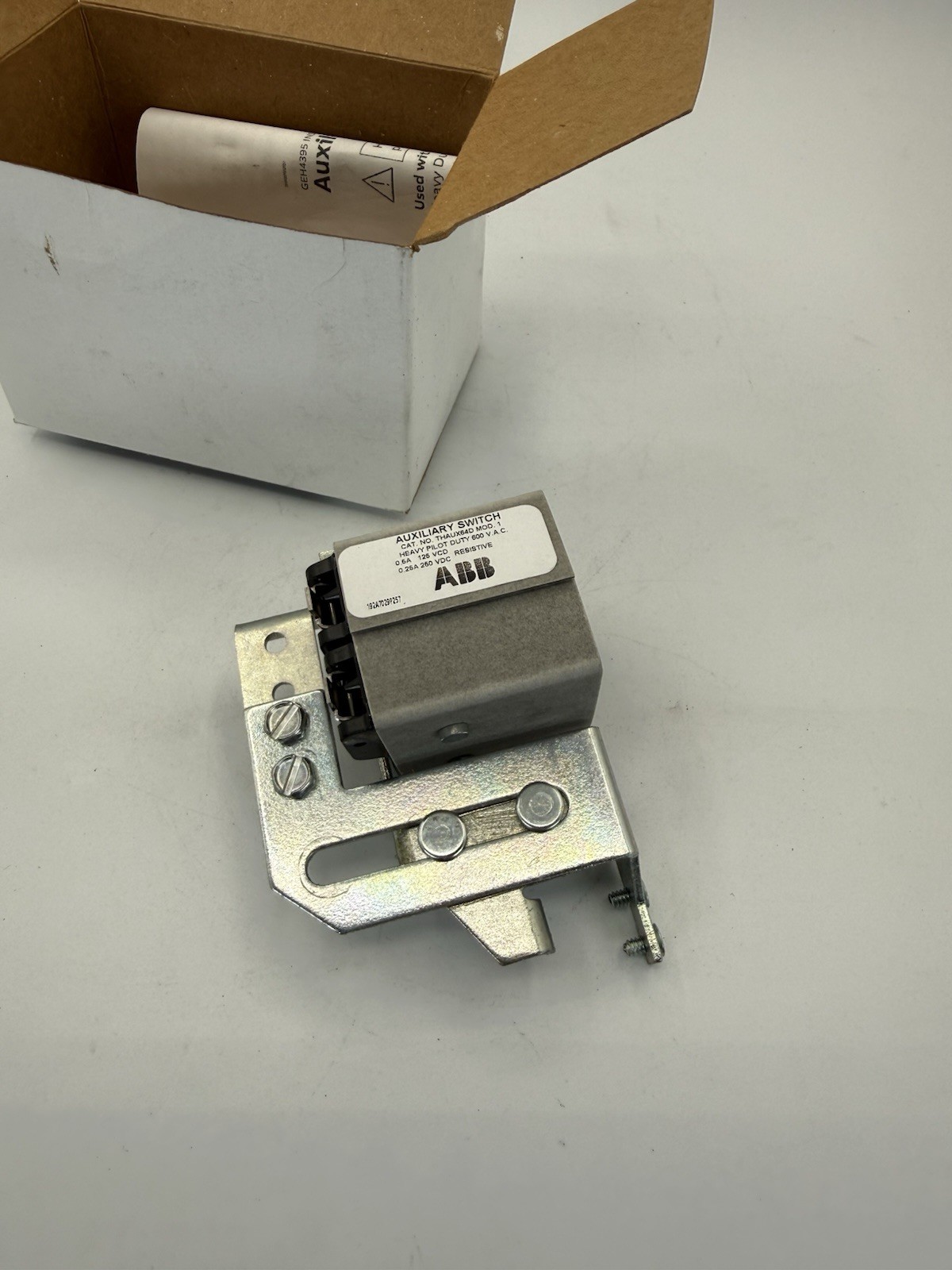 General Electric, THAUX64D. DPDT, 600-volt Auxiliary Contact, – FREE SHIPPING