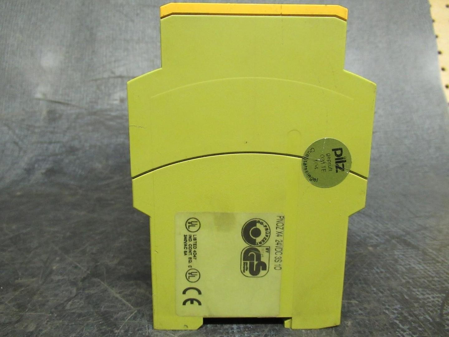 PILZ PNOZ X4 SAFETY RELAY 24VDC 240V 8A **WARRANTY INCLUDED**