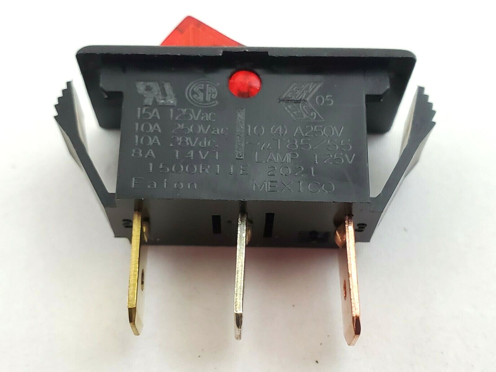 Eaton 1500R11E Rocker Switch SPST 2 Position On-Off 15A 125V QC Tabs Red