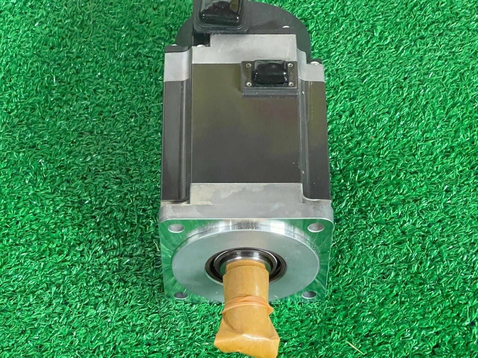Mitsubishi Electric HF-KN73J AC Servo Drive Motor 750W, 200V, 3000 RPM