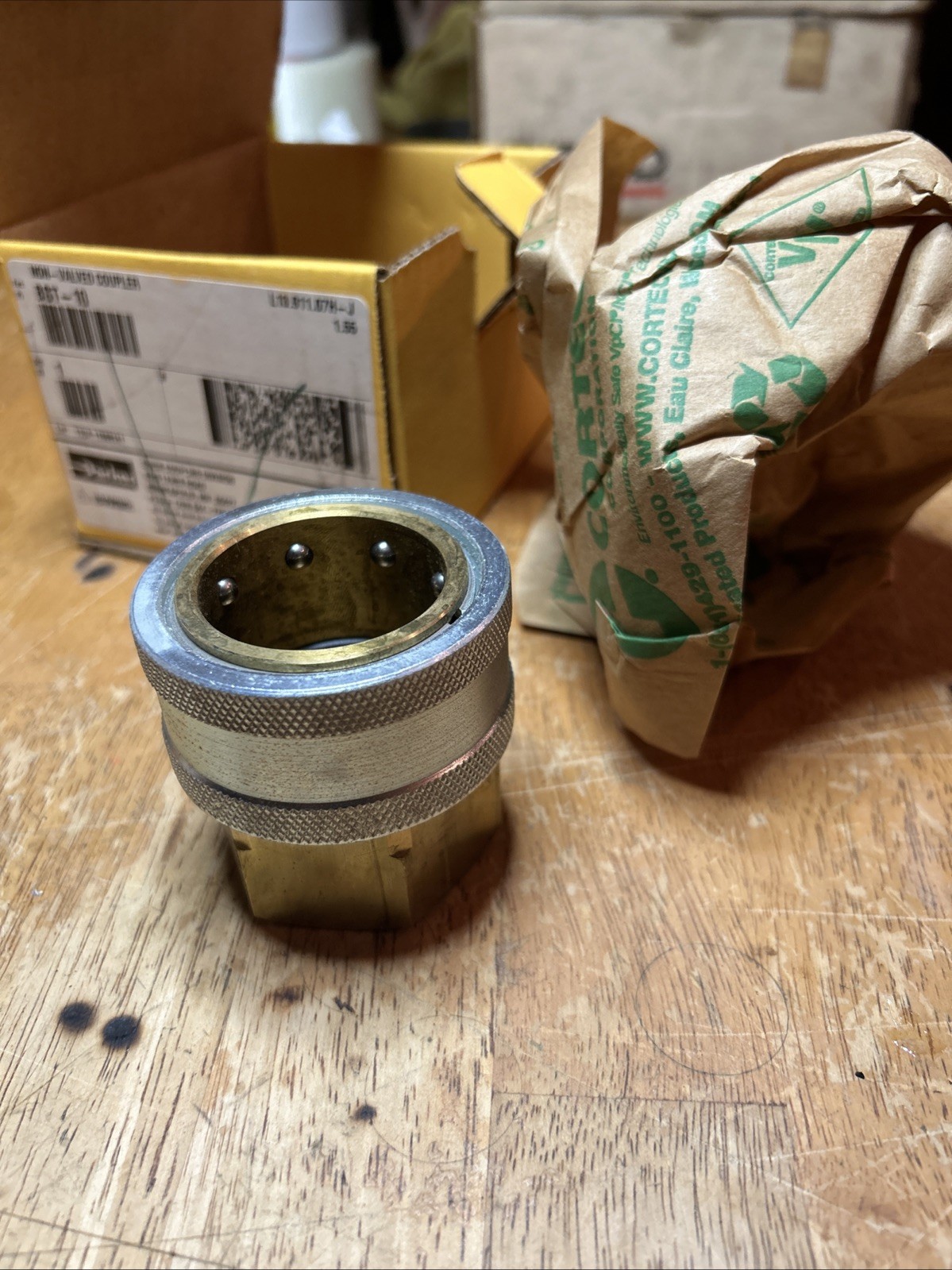 Parker BST-10 Quick Connect 1 1/4″X 1 1/4″ FNPT 1700 PSI Quick Coupler
