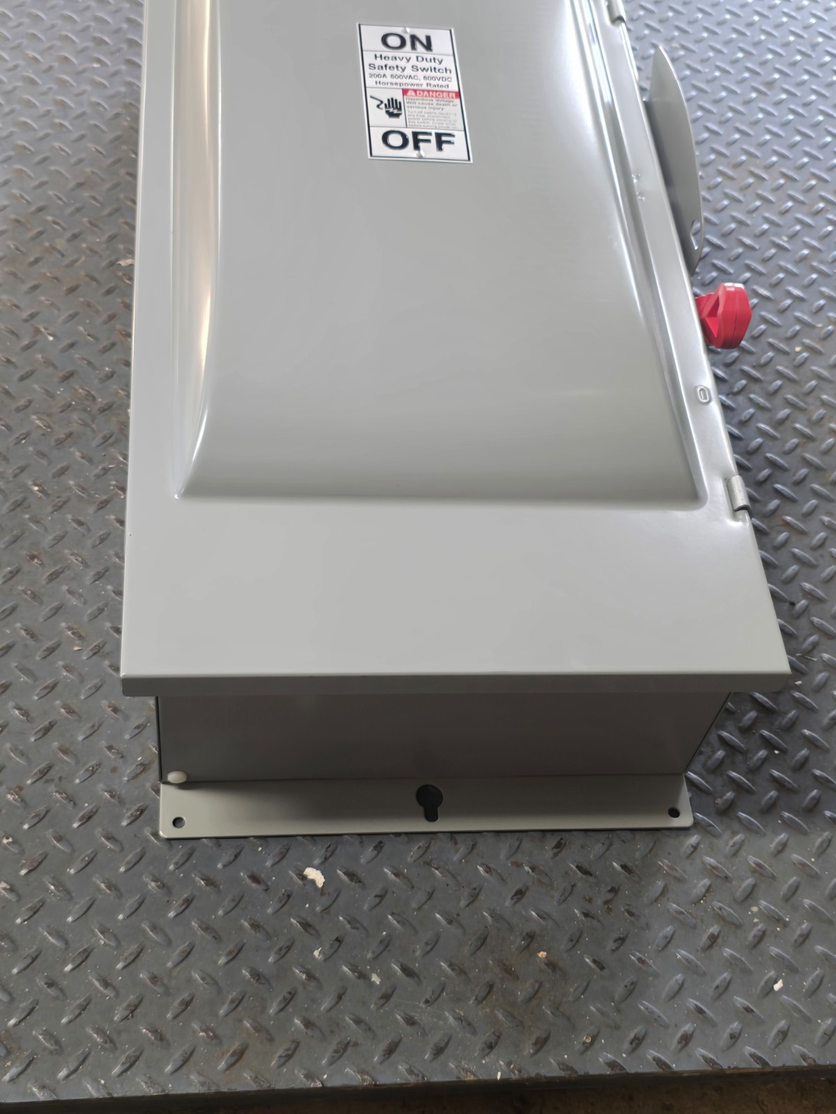 SIEMENS HNF364J, NON-FUSED HEAVY DUTY SAFETY SWITCH ,3p/200A/600V, NEW IN BOX!