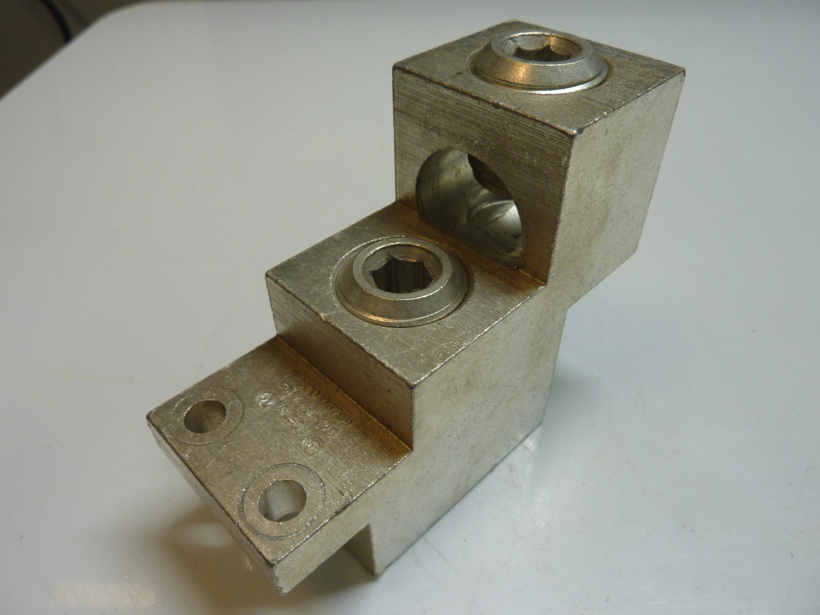 ILSCO D3759 Aluminum Block Mechanical Lug Terminal 750 KCMIL-1/0 AL9CU (31959)