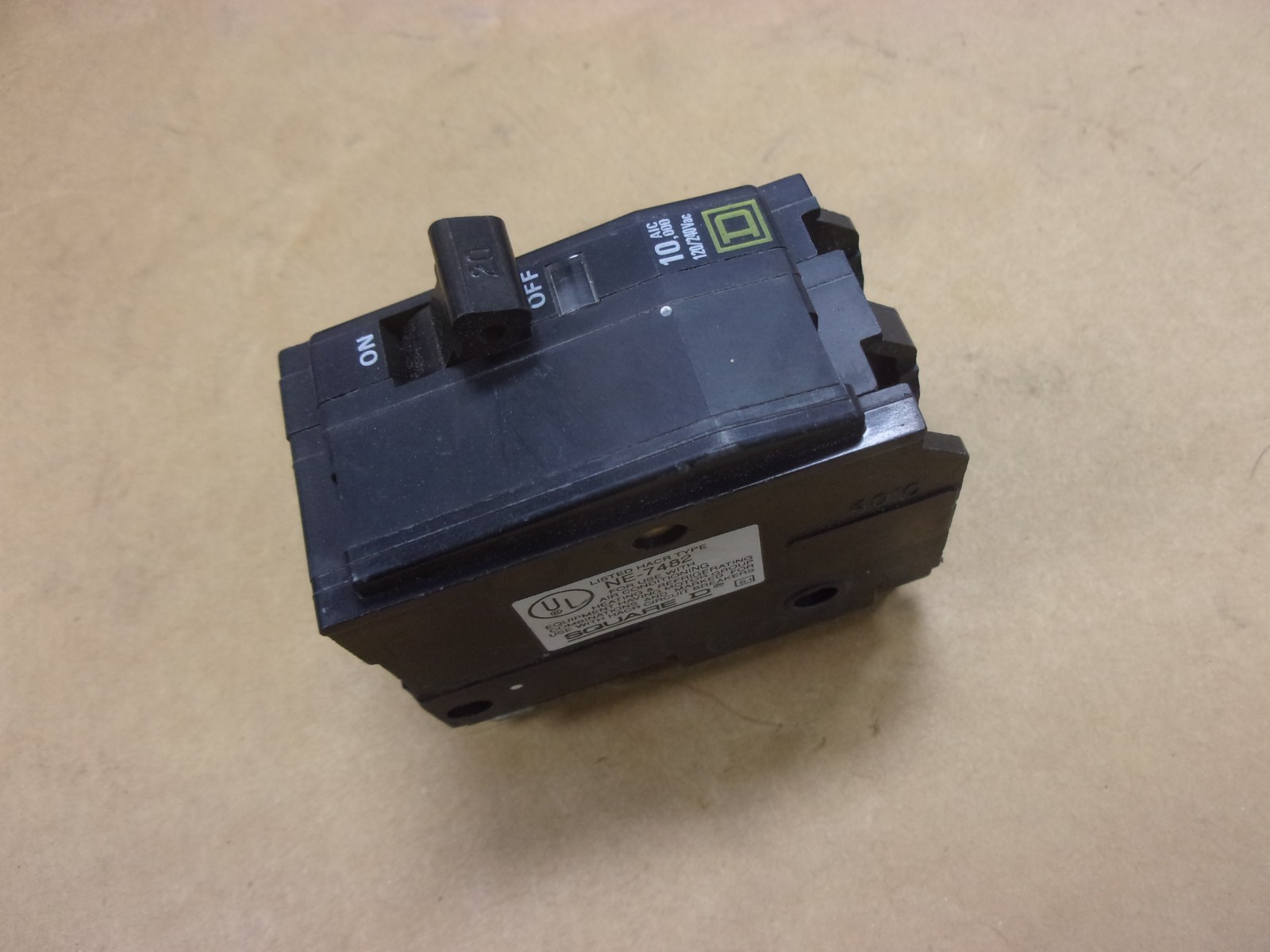 Square D QO210 120 240 V AC 2 Pole 10 Amp Plug In Circuit Breaker NE-7482 HACR