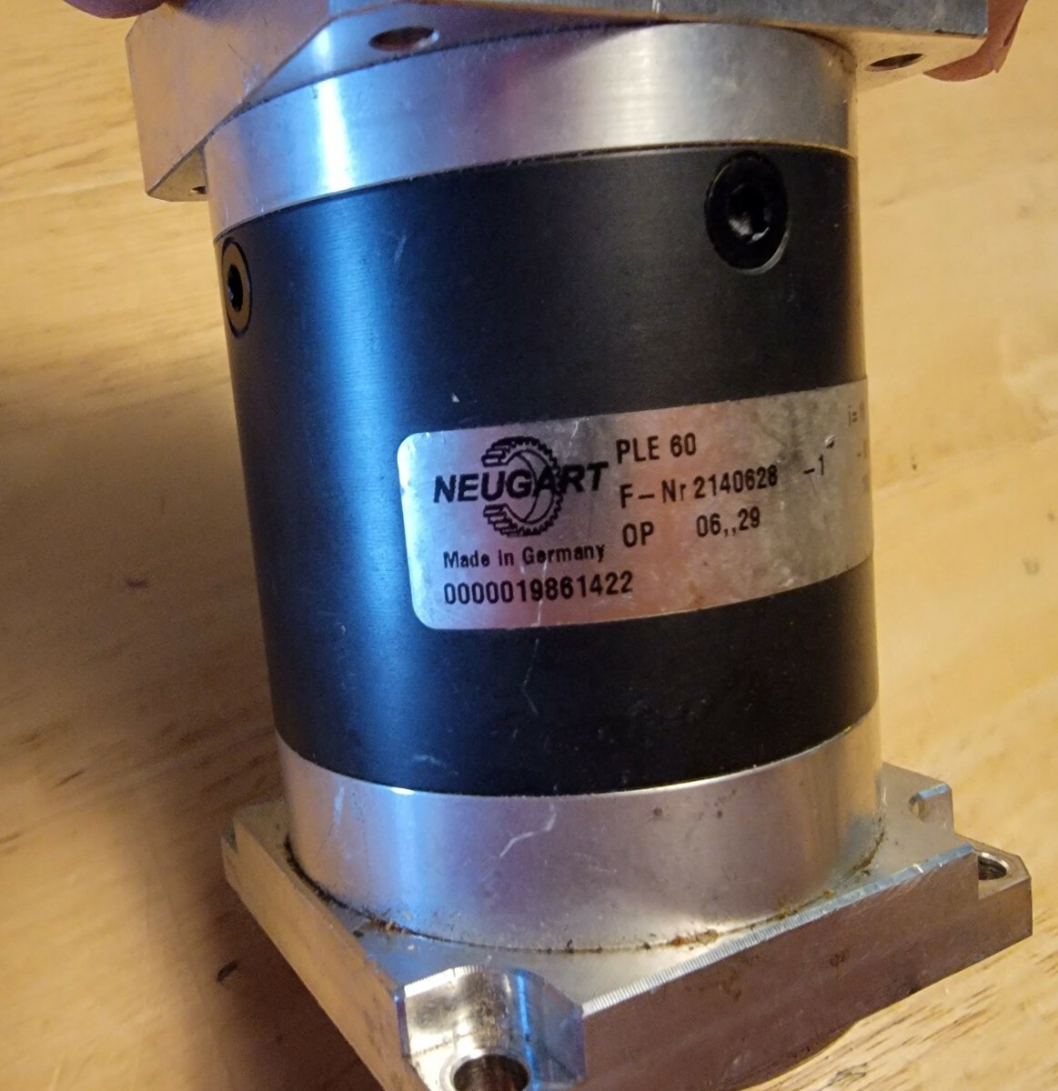 NEW Neugart PLE 60 Planetary Gearbox w/ Output Shaft 4-Bolt I=16