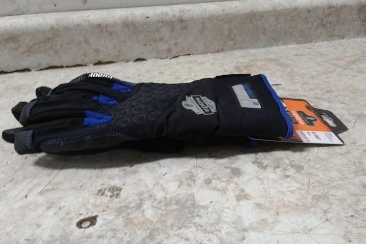 Proflex by Ergodyne 818WP 6 Pairs Size Medium Black/Blue Utility Gloves