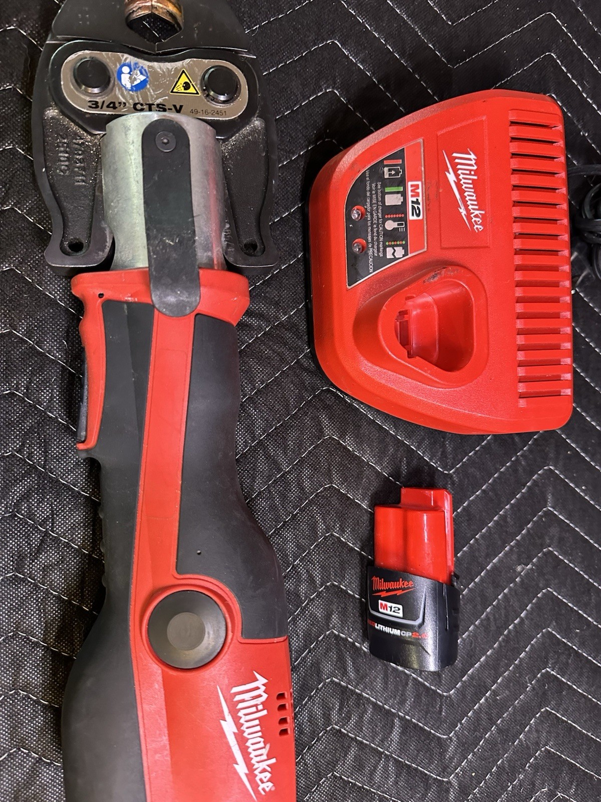 Milwaukee FORCE LOGIC Press Tool 2473-20 with Charger #577