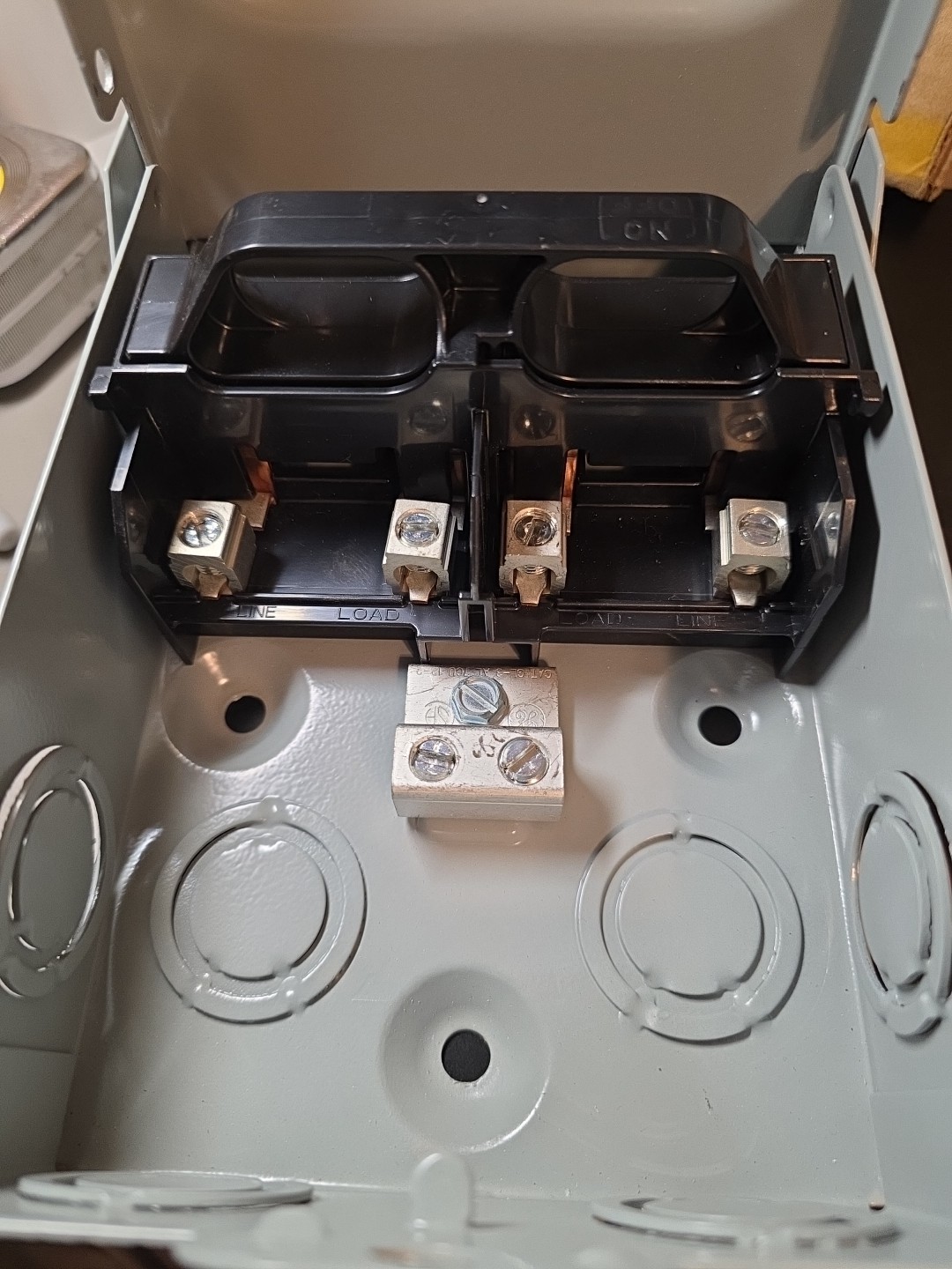 GE AC Disconnect Outdoor Switch 30A 120/240V TF30RCP