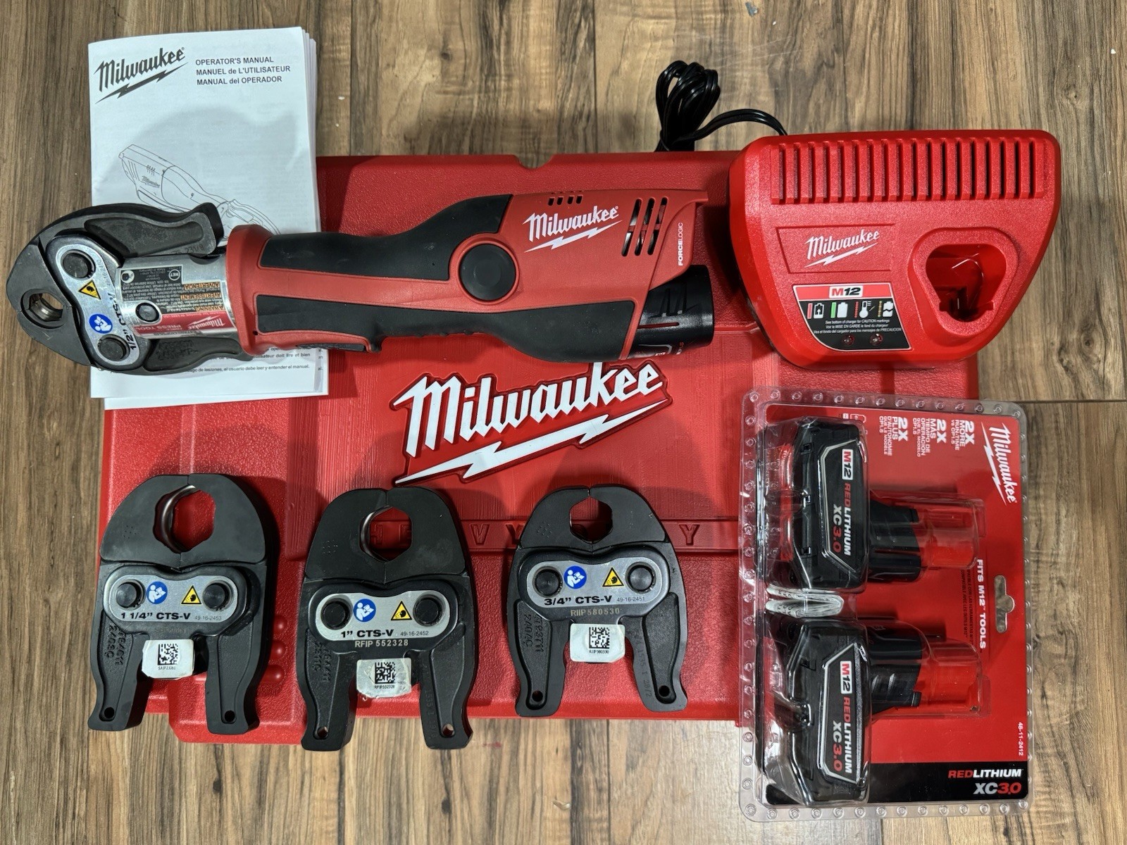 Milwaukee 2473-22 M12 Force Logic Press Tool With Pivoting IPS Jaw Bundle