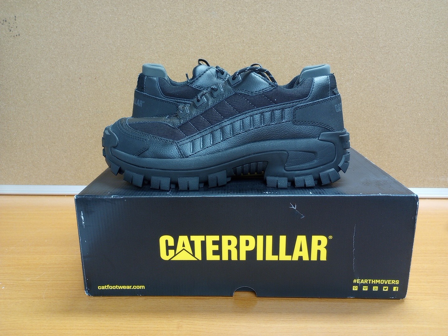 CAT Footwear Men’s Invader Steel Toe Work Shoe Black 11.5