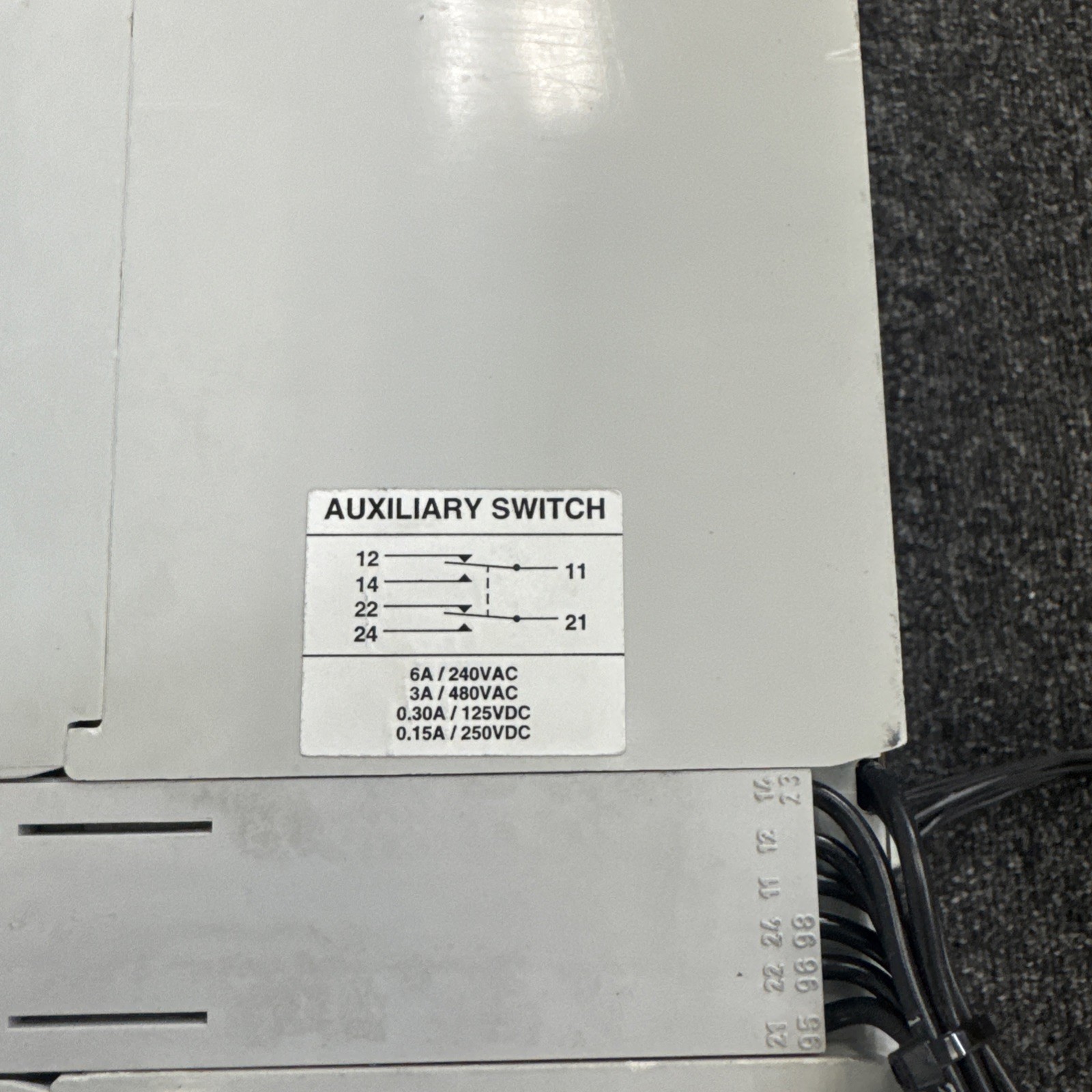 ABB S7H 1000 AMP 600V 3 POLE CIRCUIT BREAKER WITH AUX AND 24V SHUNT TRIP RECON
