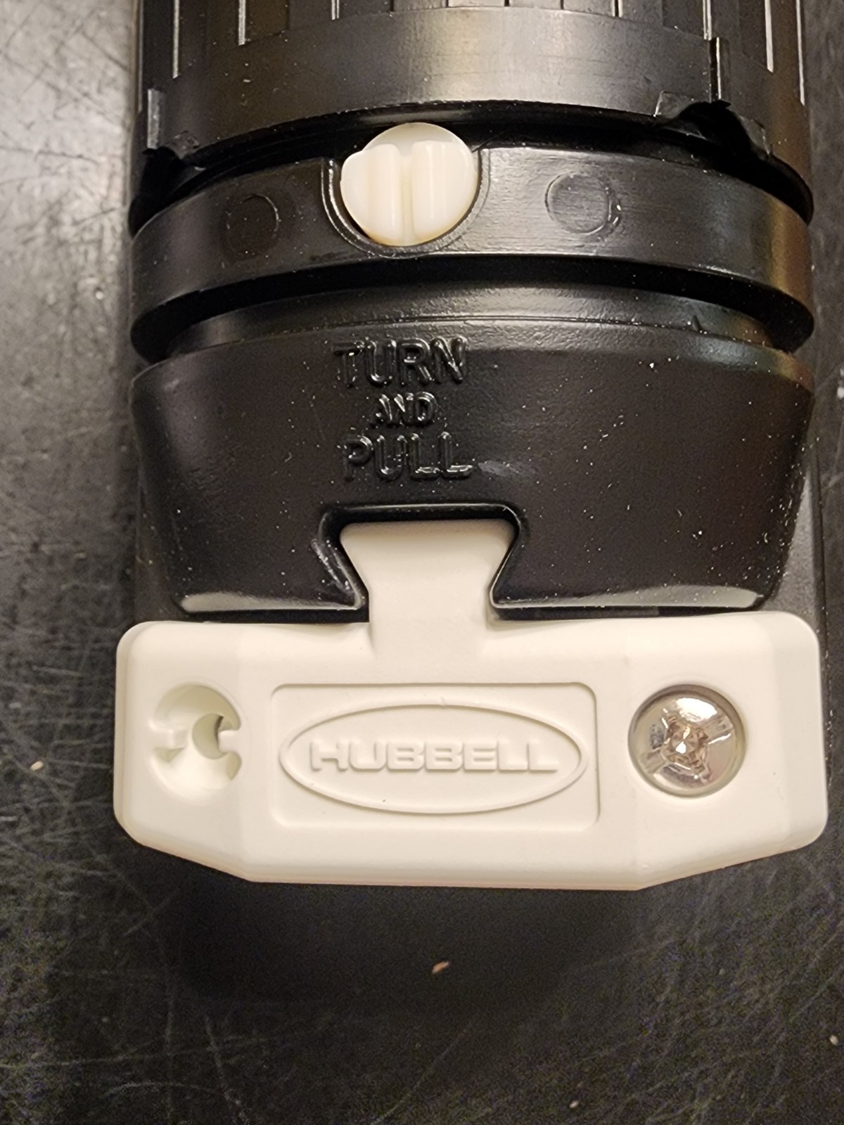 HUBBELL CS6364C 50A Twist-Lock Connector 3P 4W Grounding 125/250V Free Shipping