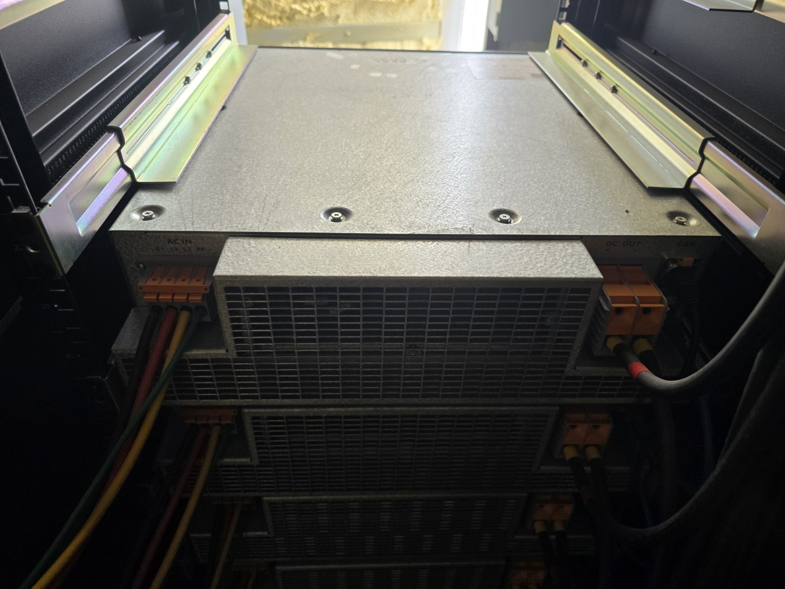 Phoenix Contact 1232243- CHARX PS-M2/3AC/1000DC/30KW – DC power module