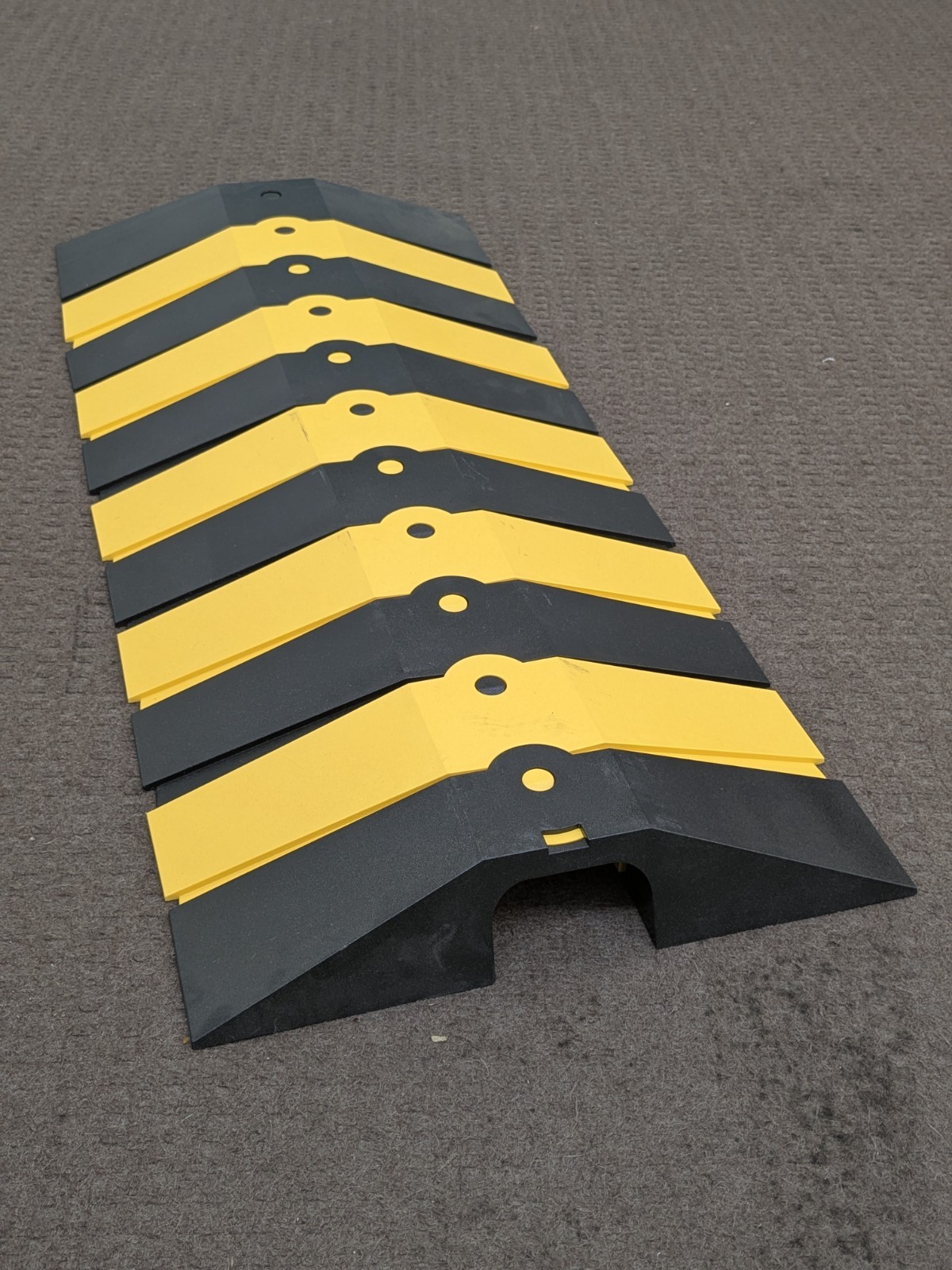 UltraTech Ultra-Sidewinder Cable Protector 1-Channel 3 Ft. Black / Yellow 1840