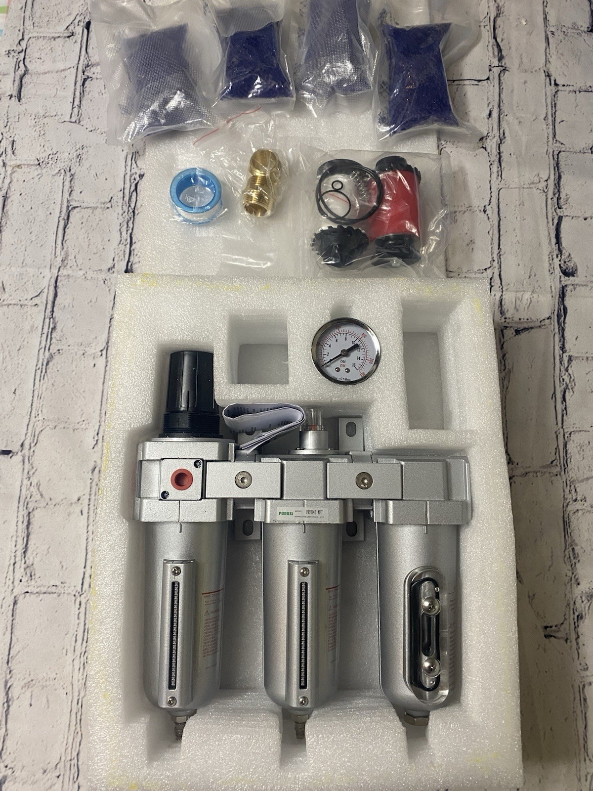 3/4 COMPRESSED AIR FILTER REGULATOR /Desiccant Dryer Model Number FRPD44/FRPD46