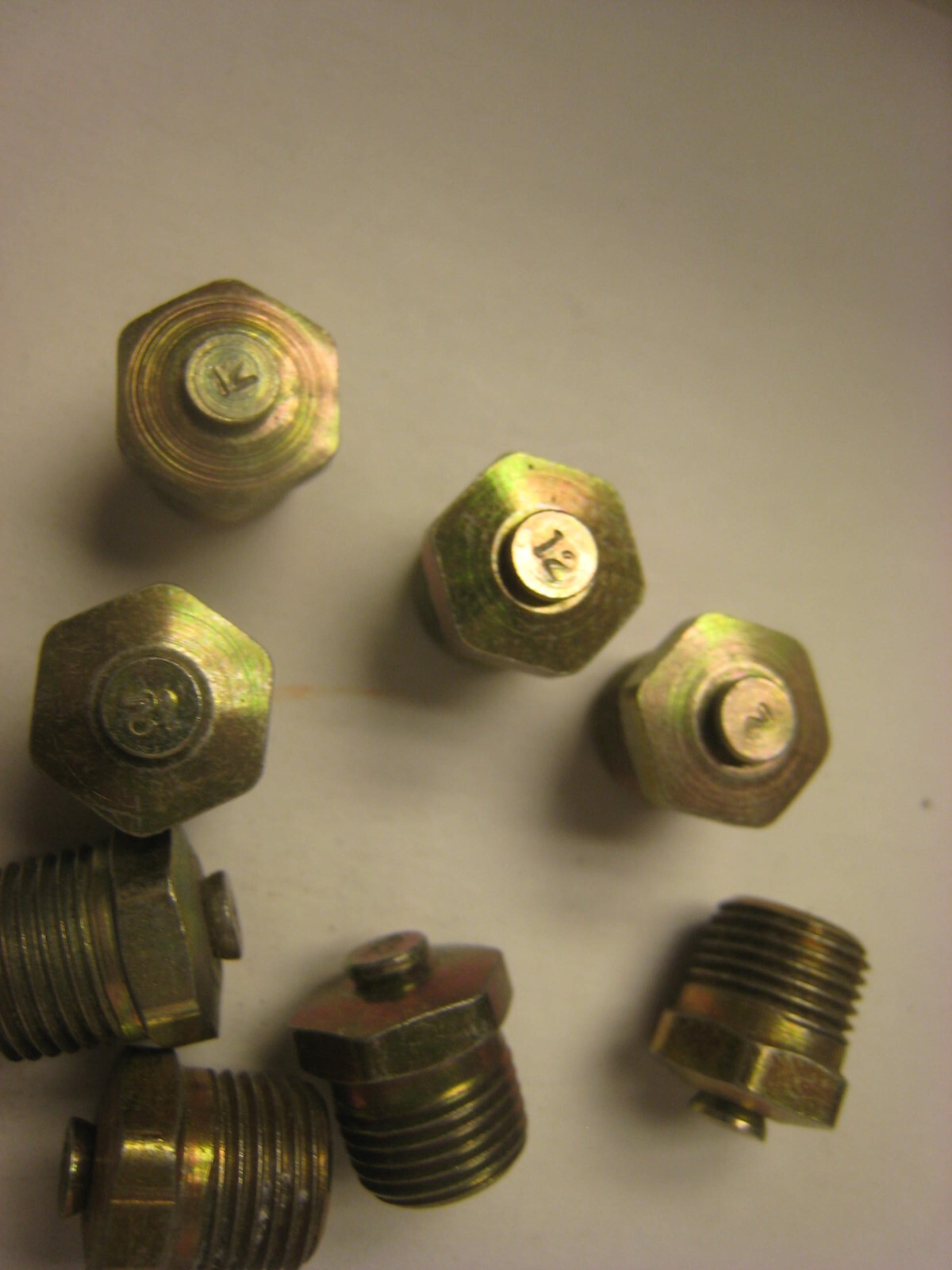 10 – 47640 ALEMITE 1/8 PFT 7.5 lbs to 15 lb pressure RELIEF Fittings Lot of 10