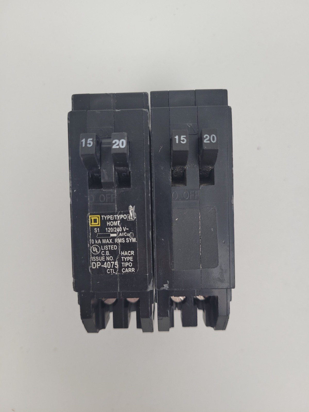 Lot of 2 – HOMT1520 Square D 15 / 20 Amp Tandem Circuit Breaker -Next Day Option