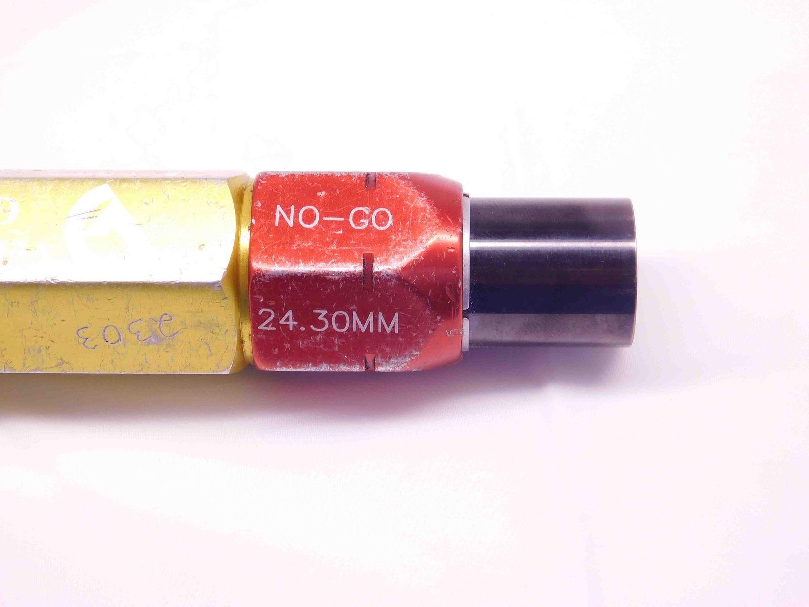 24.000 & 24.300 CL ZZ METRIC PIN PLUG GAGE GO NO GO ONSIZE 24 .9449 24.00 24.30