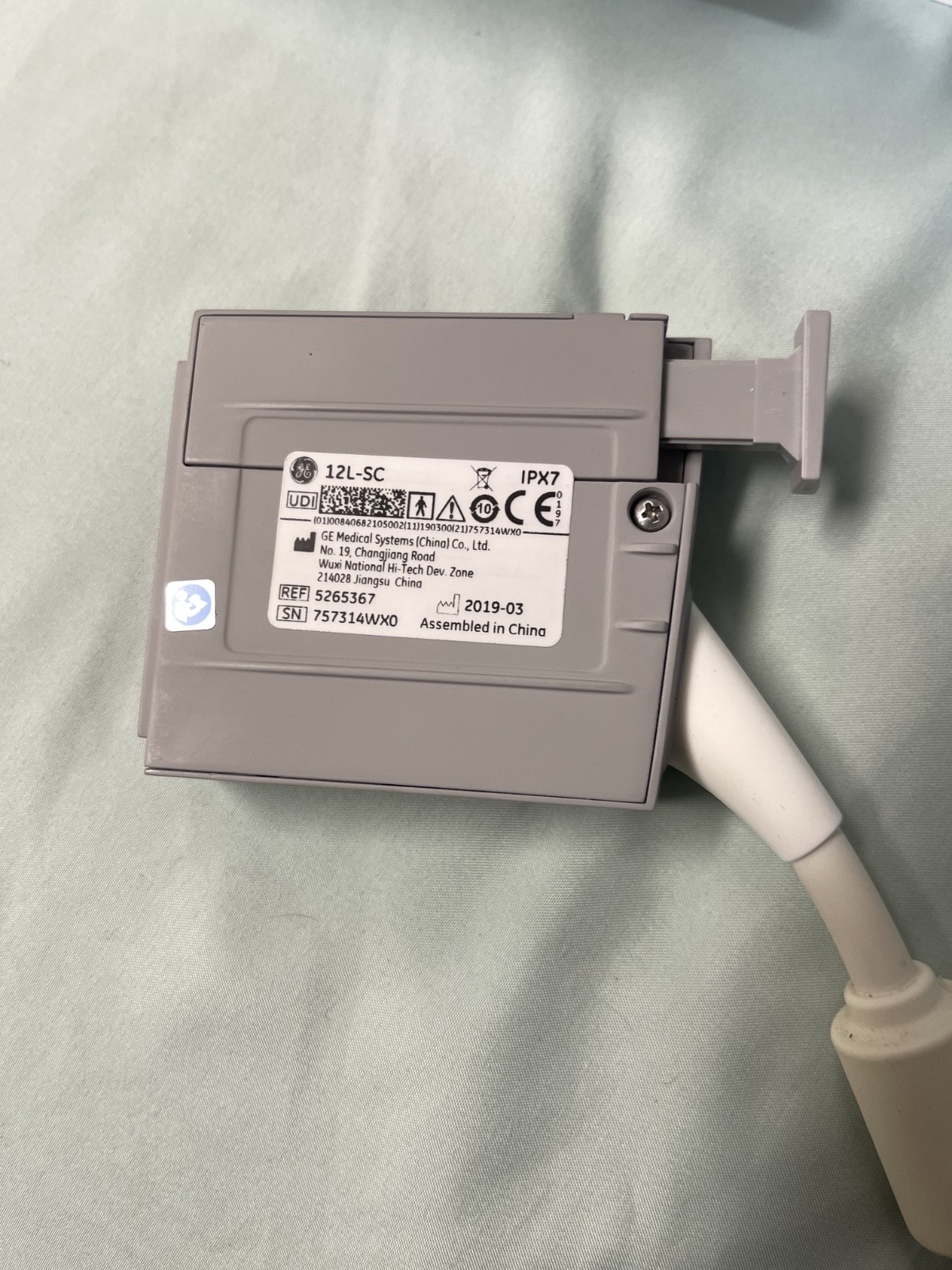 GE VENUE 40 Vascular Portable Ultrasound W/ 12L-SC Probe and docking station