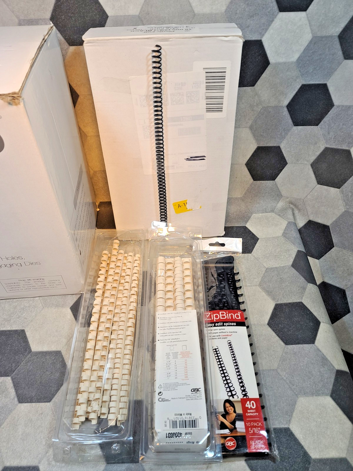 TruBind 4:1 Coil Binding Machine TB-S20A Spiral Binder and coil lot