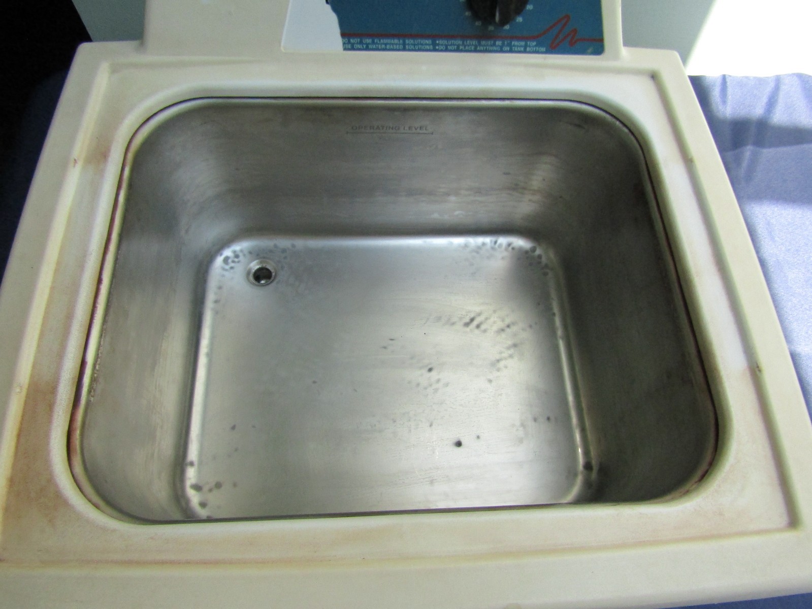 Branson Ultrasonics 5510 Ultrasonic Cleaner working but read