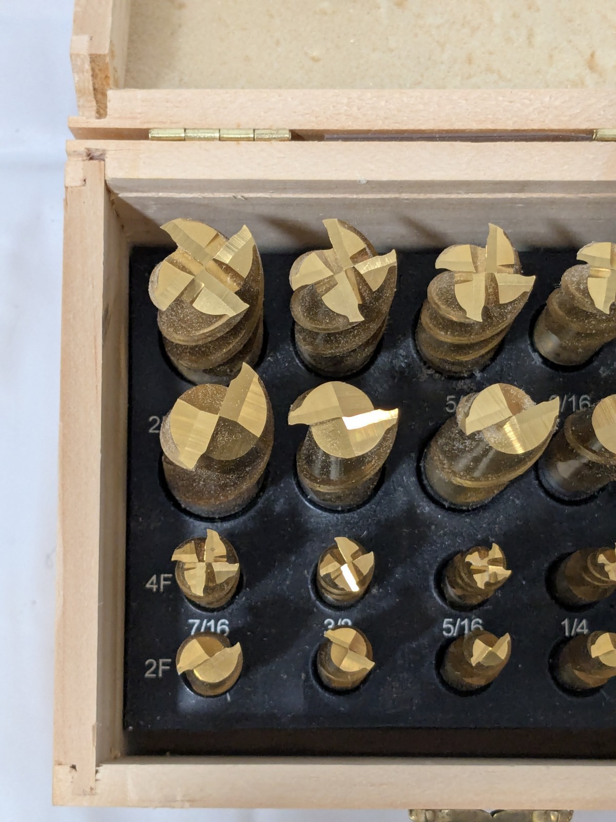 MHC 20 Pc Square End Mill Set 3/16″ to 3/4″, 2 & 4 Flute 320-0000 DAMAGED CASE