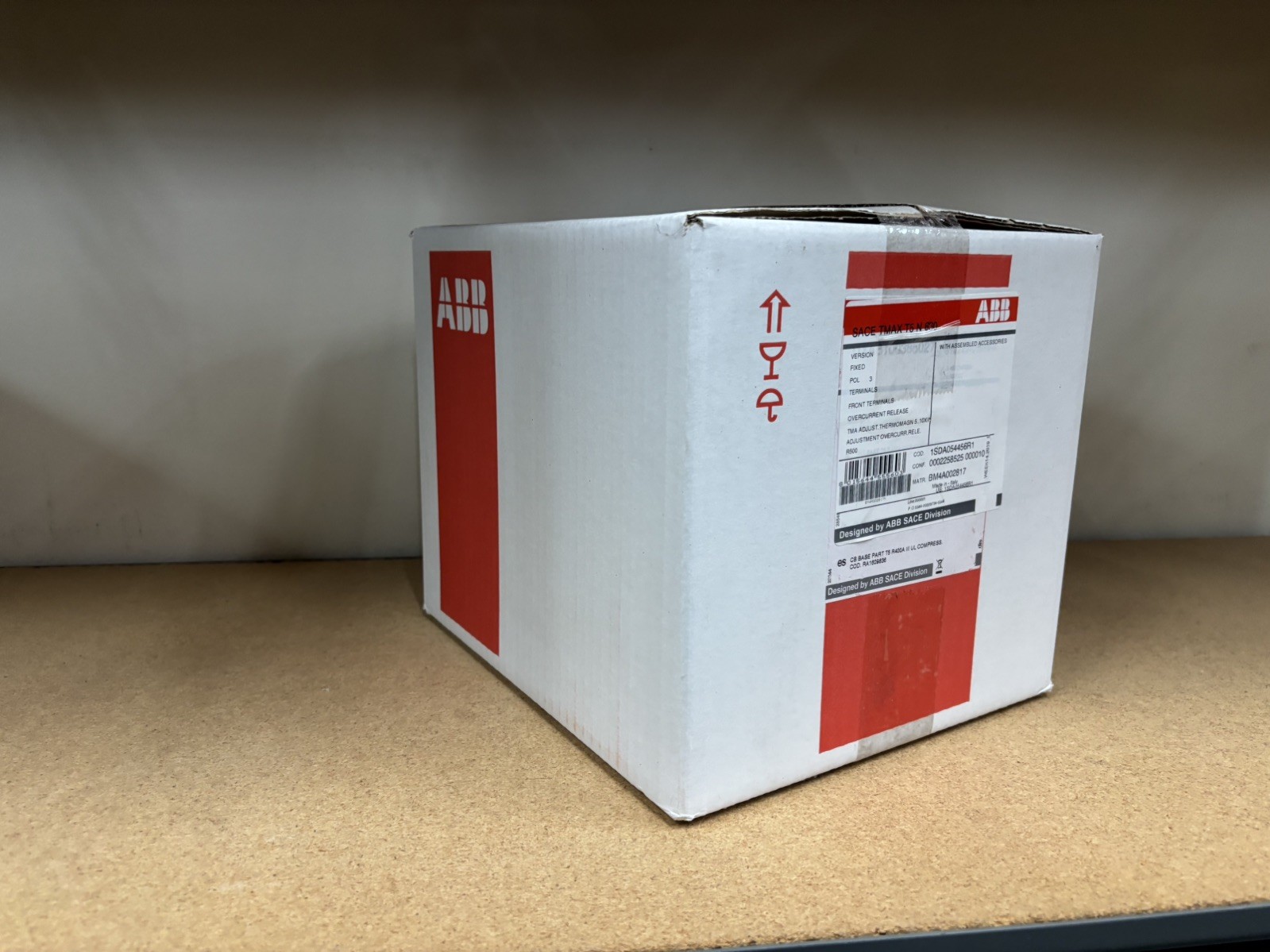 ABB T5 N 630 Industrial Circuit Breaker – 630A – (1SDA054456R1) *NEW IN BOX*