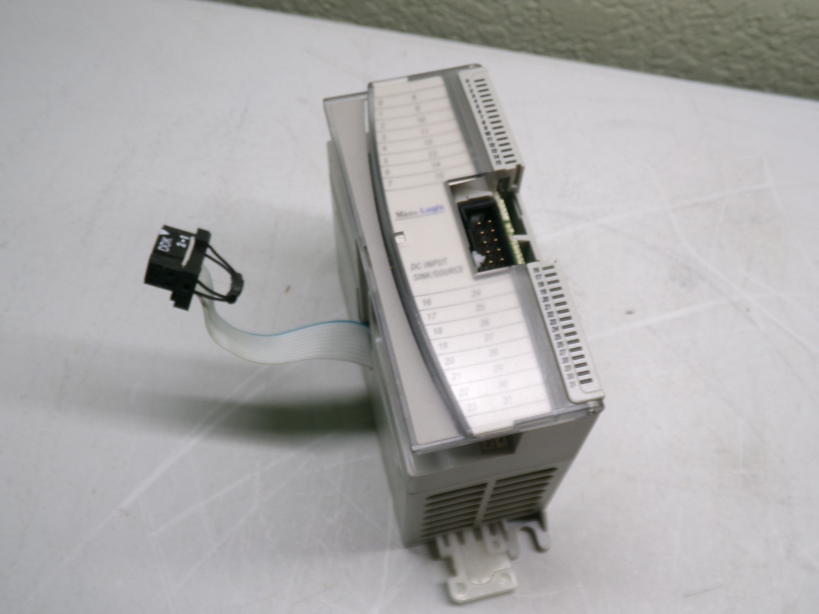 ALLEN-BRADLEY 1762-IQ32T MICROLOGIX 24VDC 32pt INPUT MODULE