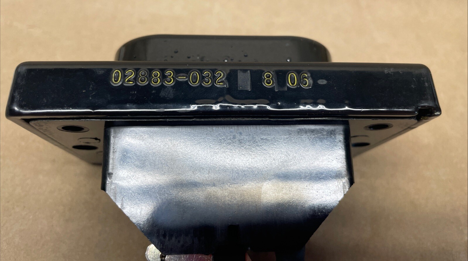 🚦 REES 02883-032 Green / Red Plunger Switch Maintained Contacts 02883032 Qty 1