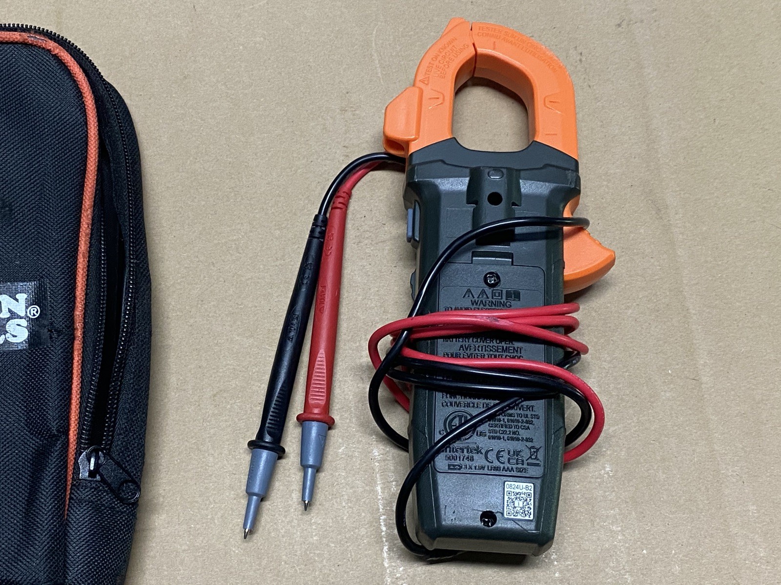 Klein Tools CL390 400 A AC/DC Auto-Ranging Digital Clamp Meter W/ Case